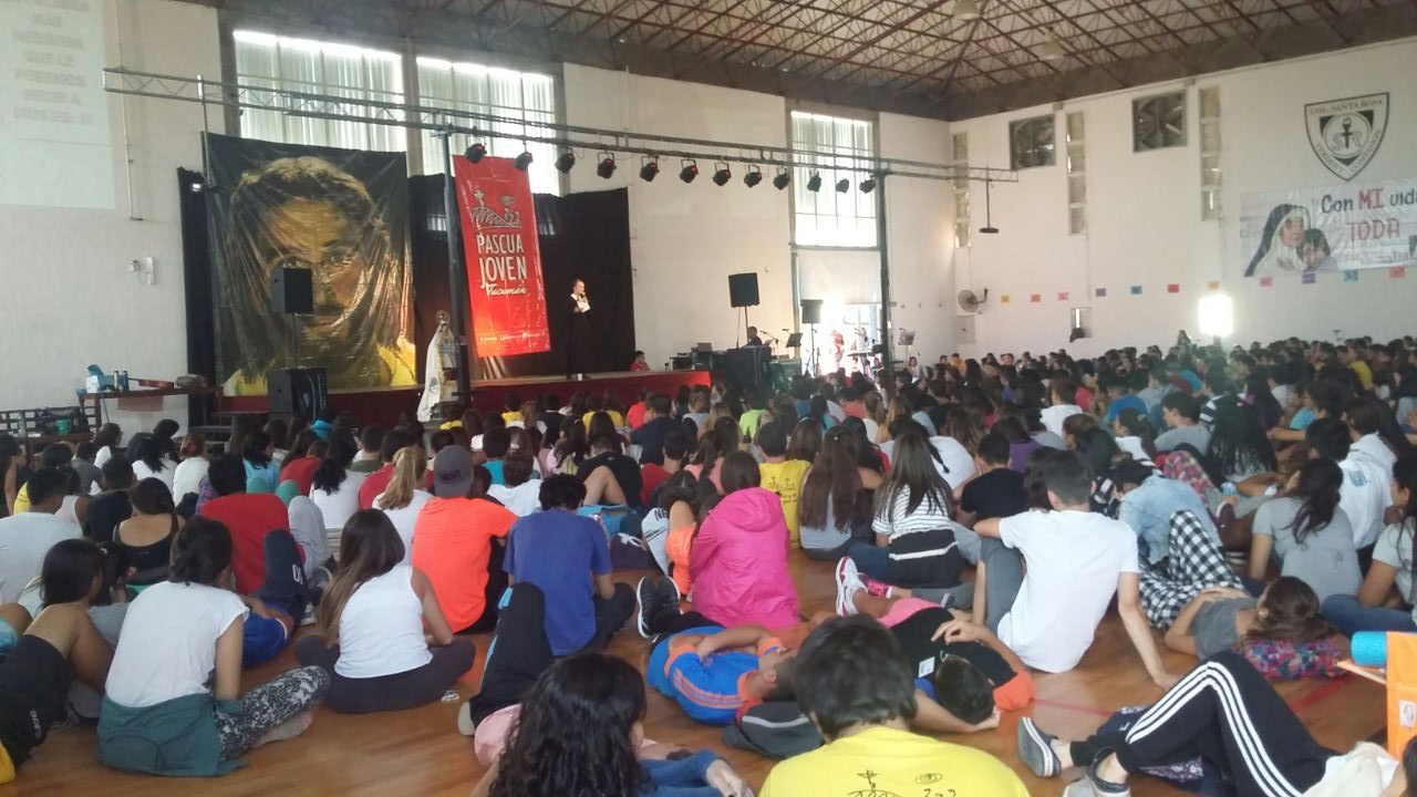 Alumnos y Exploradores de Don Bosco en PASCUA JOVEN