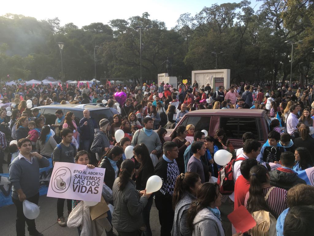 miles de tucumanos marcharon en contra del aborto